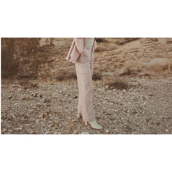 Duer Women's Lux Twill Wide Leg Cargo Pants - Picture 11 of 11